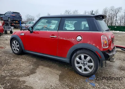2010 Mini Cooper S z USA, uszkodzony, nr VIN WMWMF7C57ATZ74412